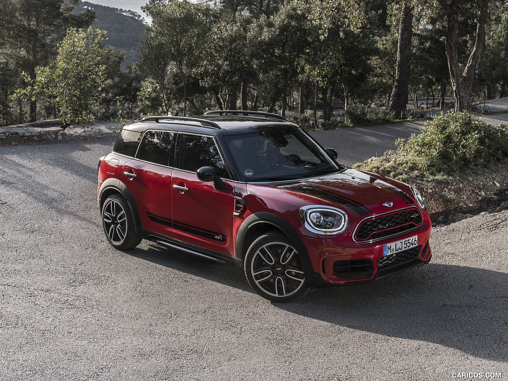 2018 MINI John Cooper Works Countryman ALL4 - Front Three-Quarter