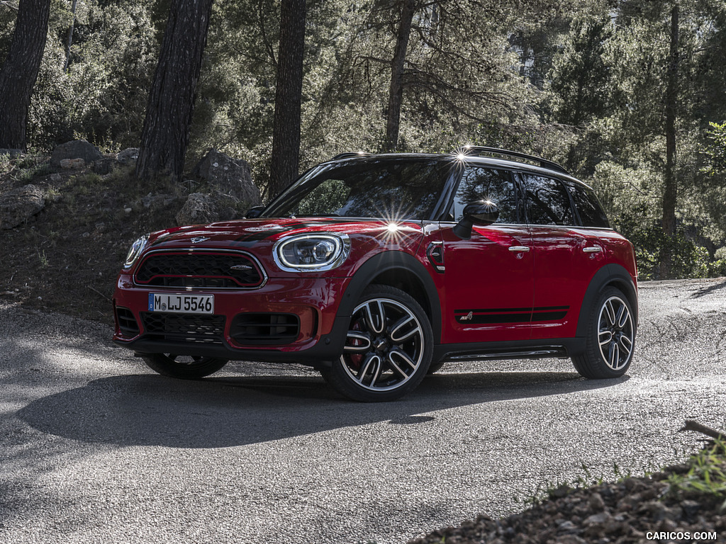 2018 MINI John Cooper Works Countryman ALL4 - Front Three-Quarter