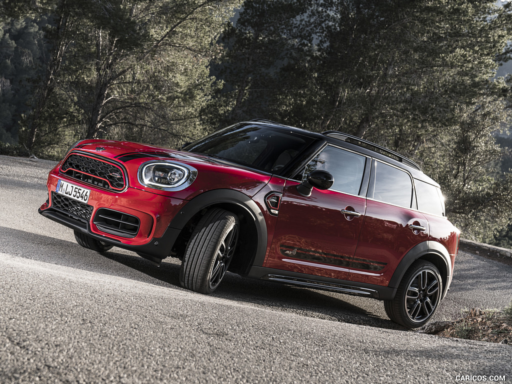 2018 MINI John Cooper Works Countryman ALL4 - Front Three-Quarter