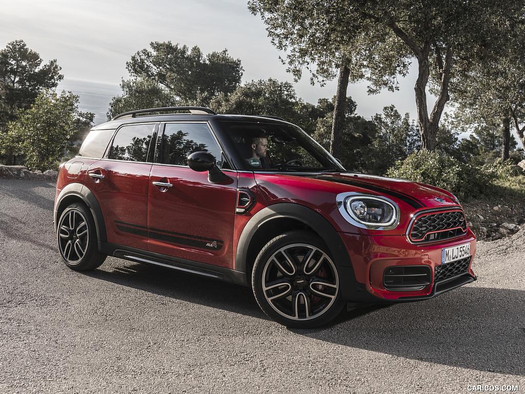 2018 MINI John Cooper Works Countryman ALL4 - Front Three-Quarter