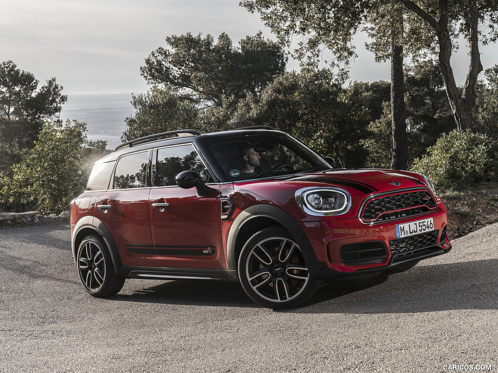 2018 MINI John Cooper Works Countryman ALL4 - Front Three-Quarter