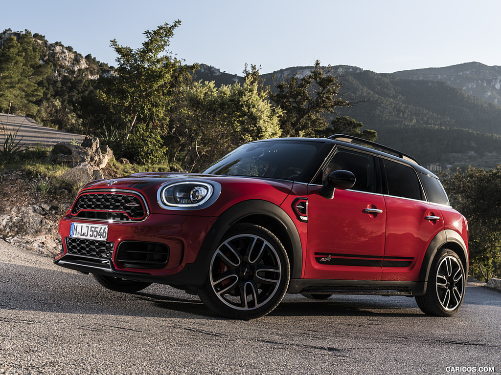 2018 MINI John Cooper Works Countryman ALL4 - Front Three-Quarter