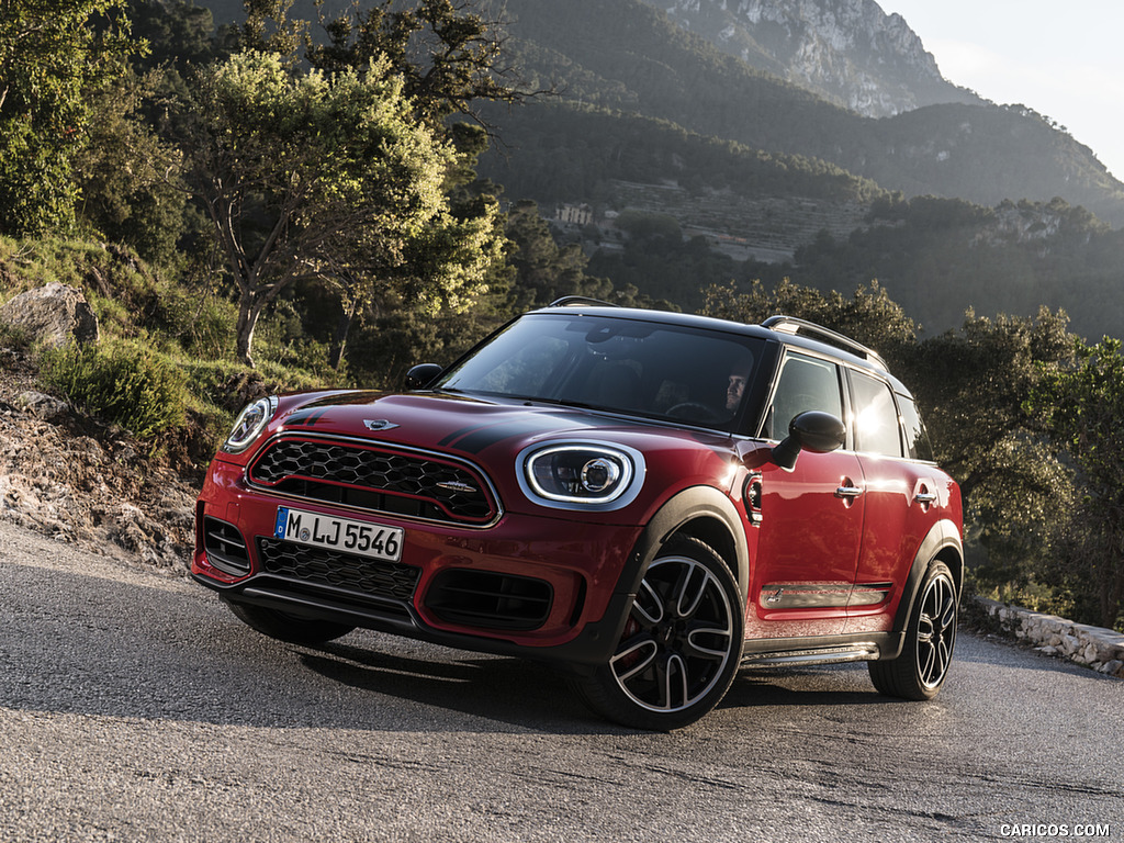 2018 MINI John Cooper Works Countryman ALL4 - Front Three-Quarter