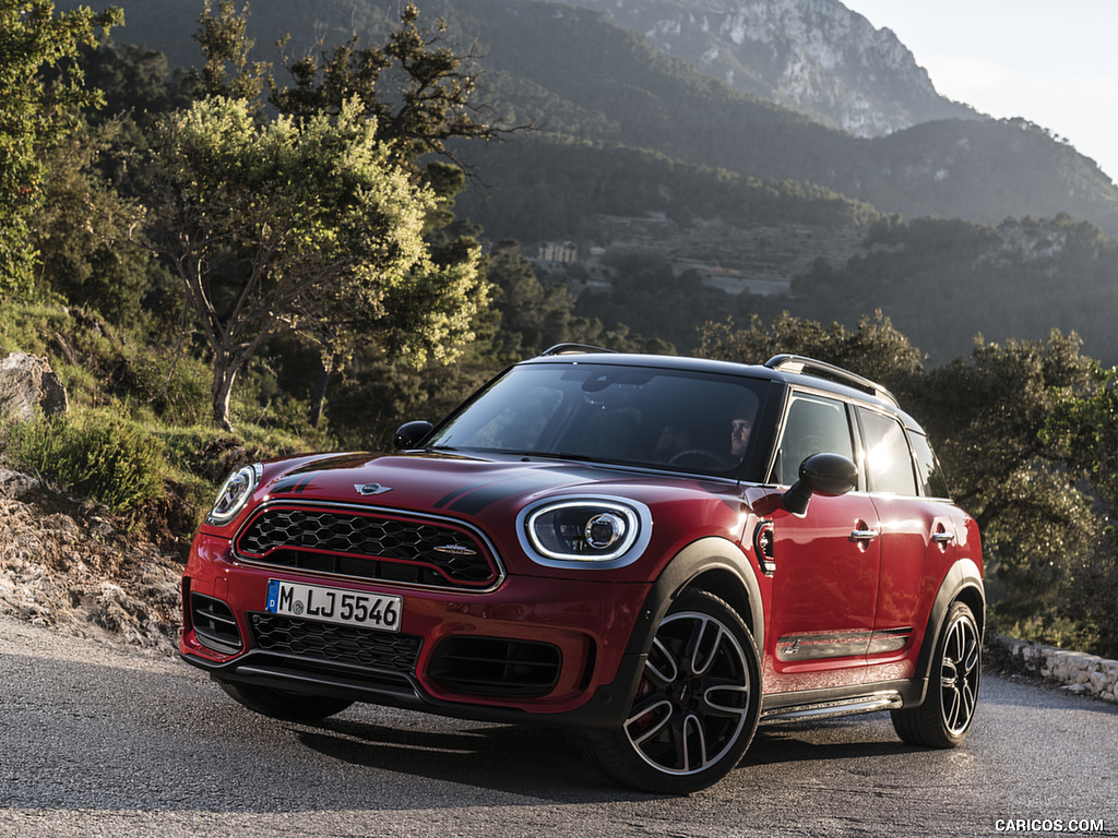 2018 MINI John Cooper Works Countryman ALL4 - Front Three-Quarter