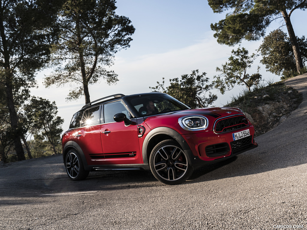 2018 MINI John Cooper Works Countryman ALL4 - Front Three-Quarter