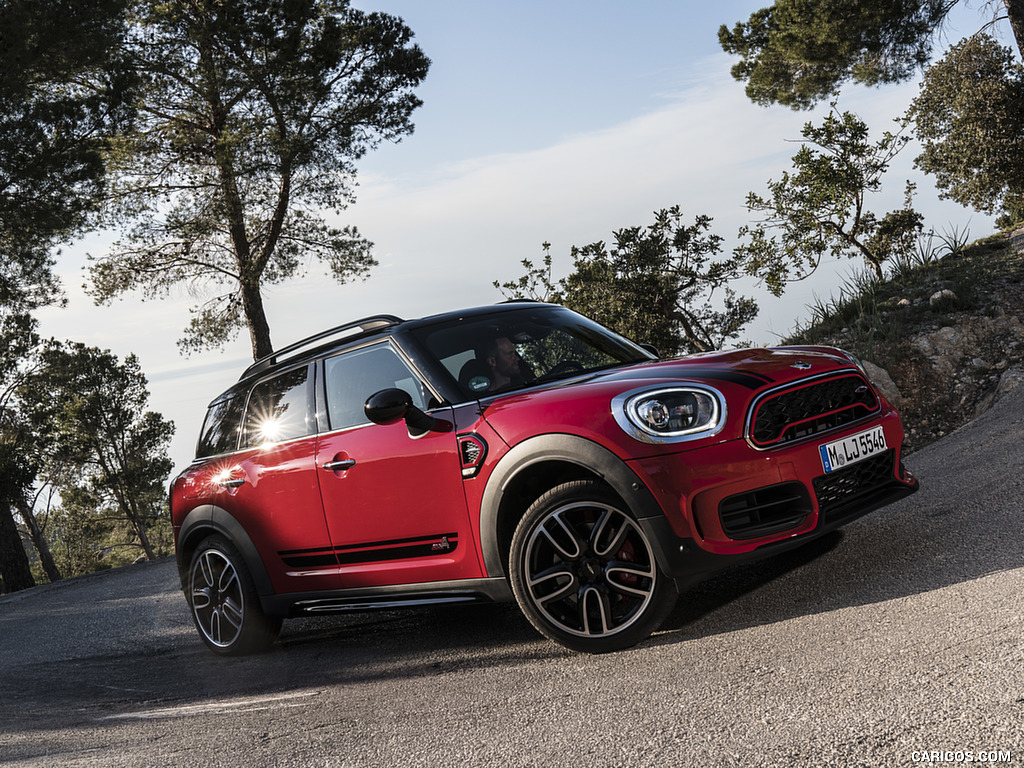 2018 MINI John Cooper Works Countryman ALL4 - Front Three-Quarter