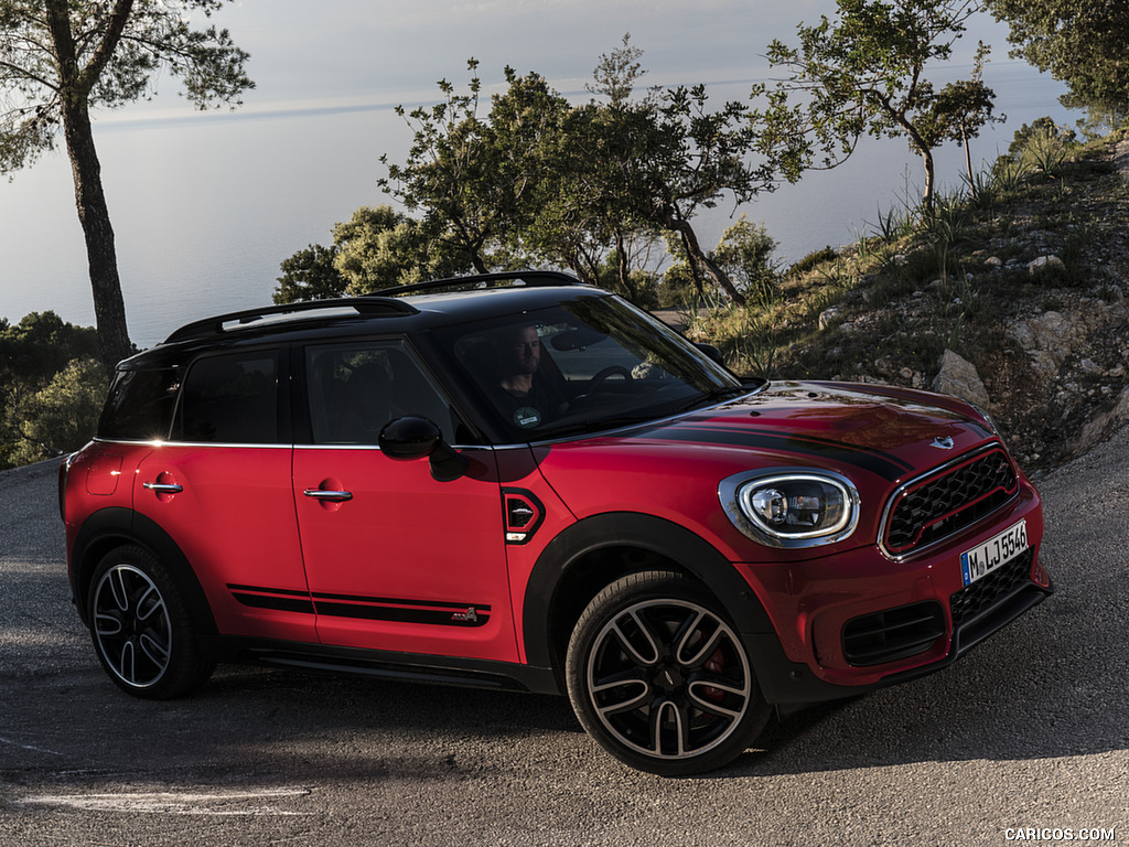 2018 MINI John Cooper Works Countryman ALL4 - Front Three-Quarter