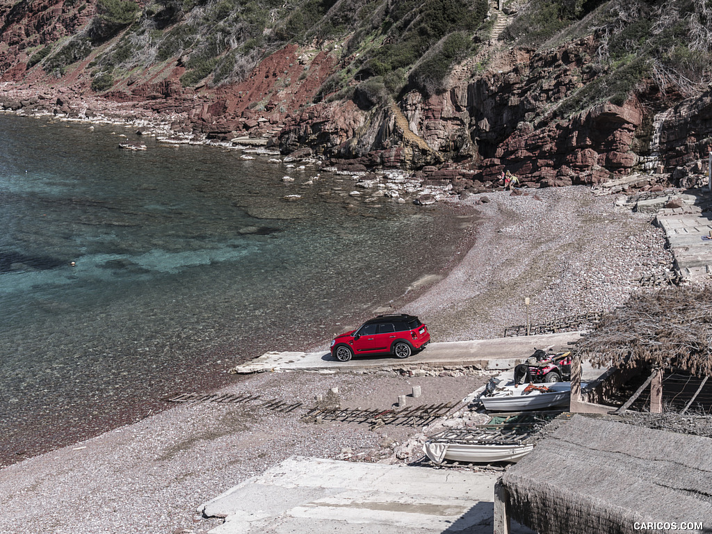 2018 MINI John Cooper Works Countryman ALL4 - Side