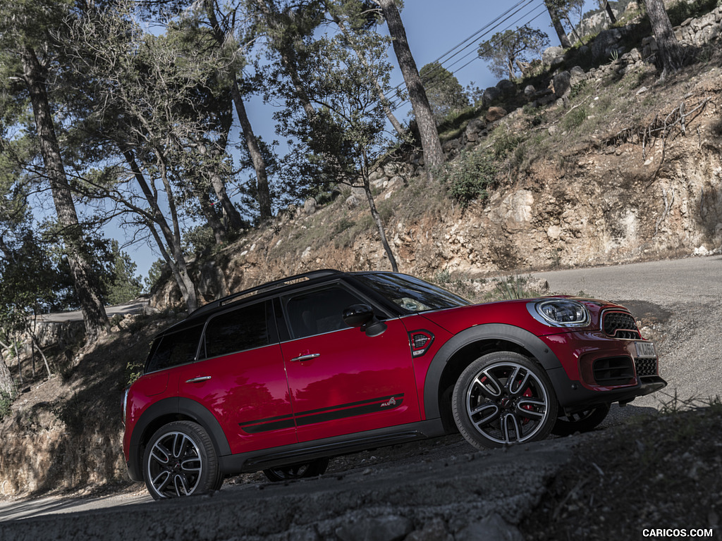 2018 MINI John Cooper Works Countryman ALL4 - Side