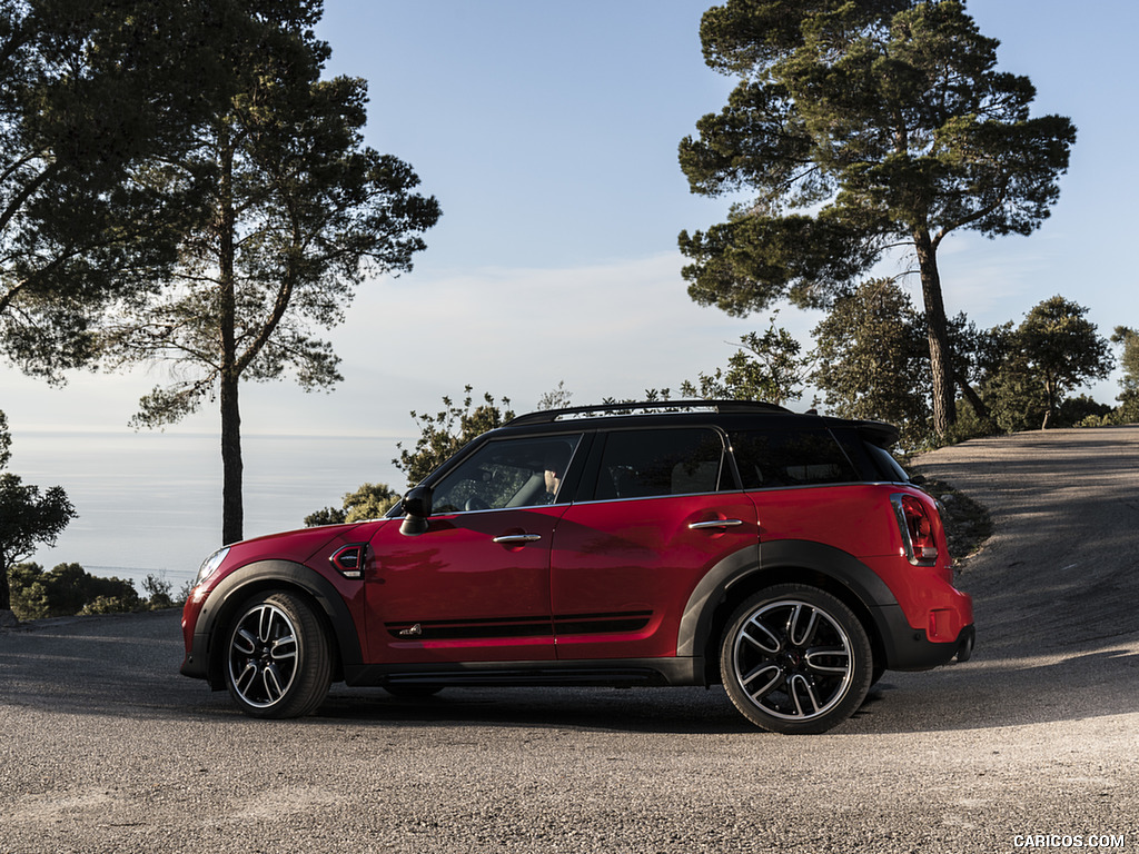 2018 MINI John Cooper Works Countryman ALL4 - Side