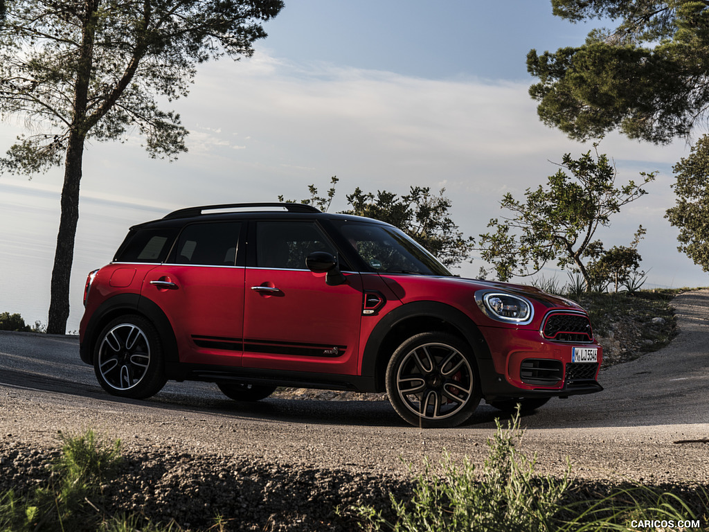 2018 MINI John Cooper Works Countryman ALL4 - Side