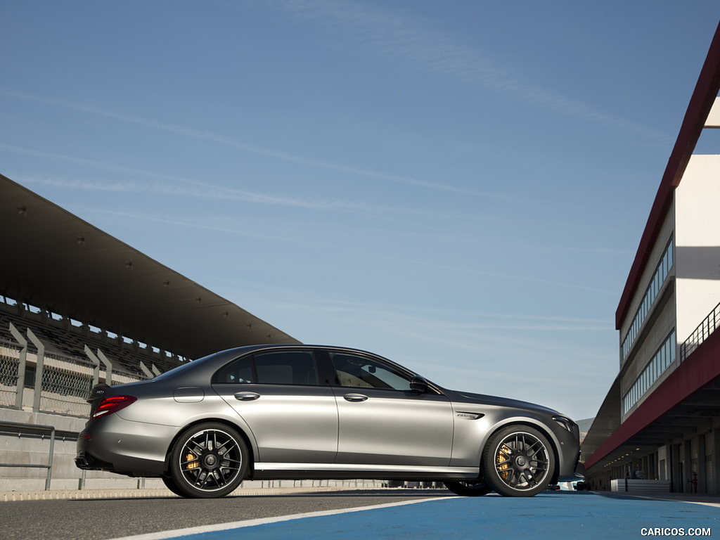 2018 Mercedes-AMG E63 S 4MATIC+ - Side