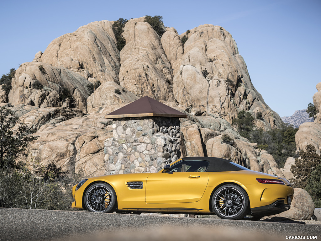 2018 Mercedes-AMG GT C Roadster - Side