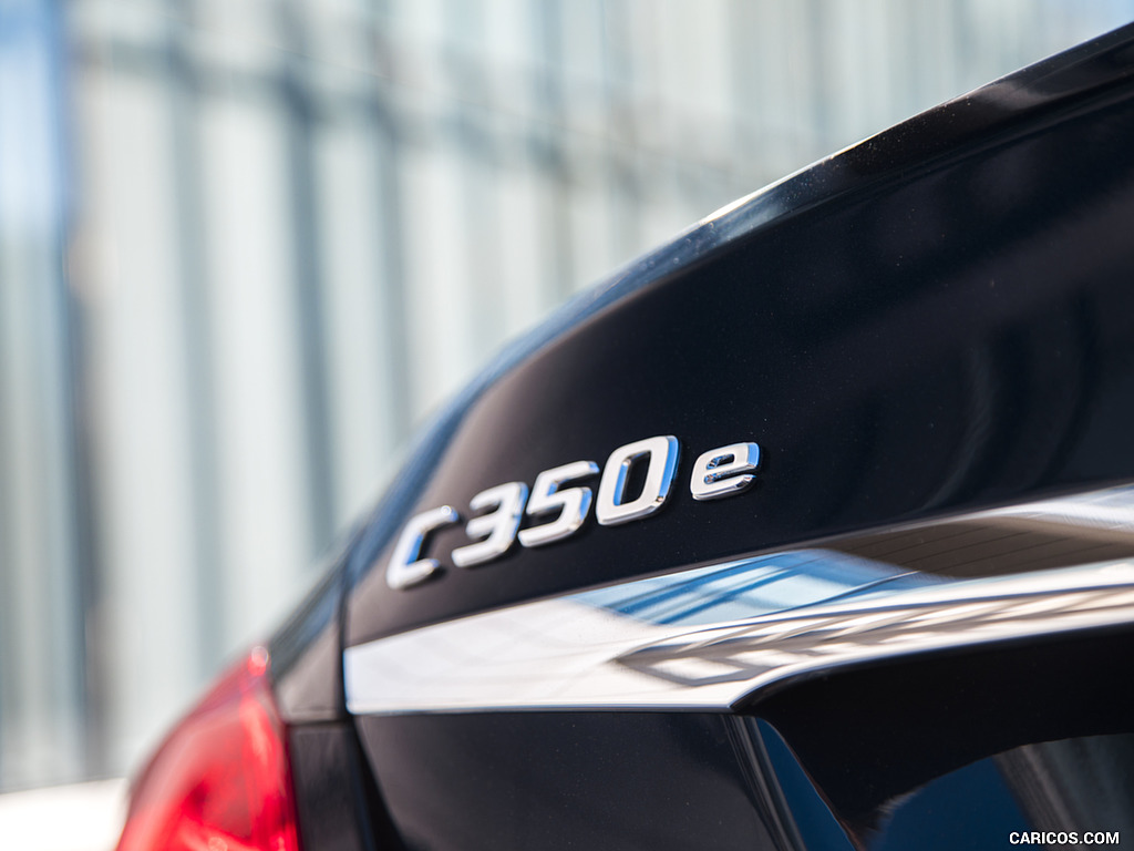 2018 Mercedes-Benz C350e Plug-in-Hybrid (US-Spec) - Badge