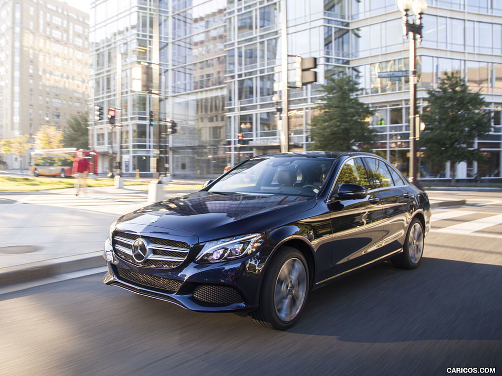 2018 Mercedes-Benz C350e Plug-in-Hybrid (US-Spec) - Front Three-Quarter