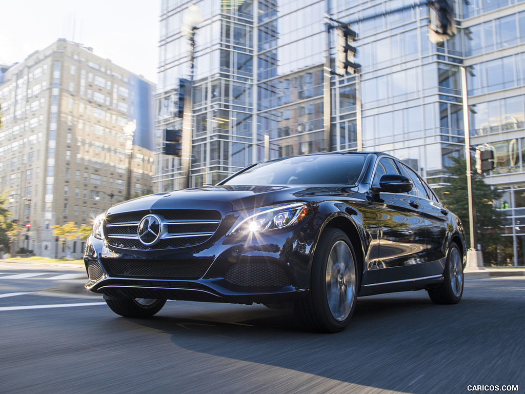 2018 Mercedes-Benz C350e Plug-in-Hybrid (US-Spec) - Front Three-Quarter