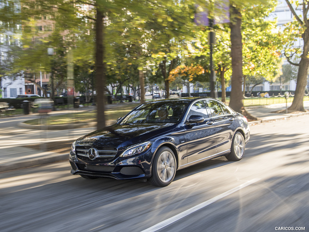 2018 Mercedes-Benz C350e Plug-in-Hybrid (US-Spec) - Front Three-Quarter