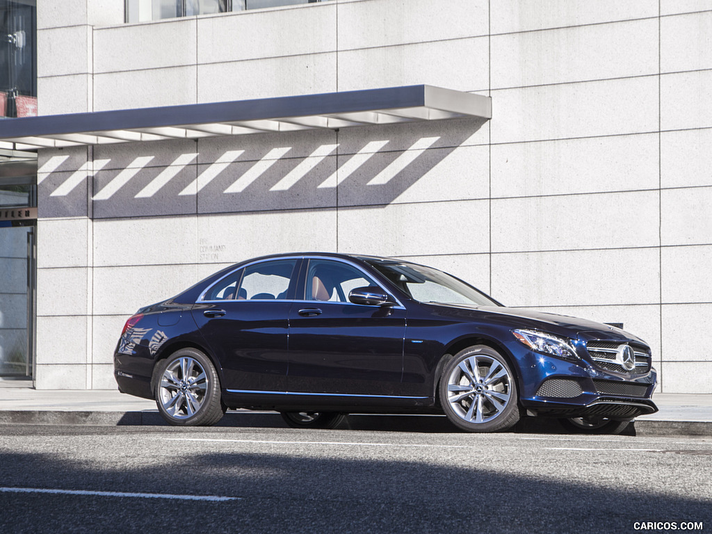 2018 Mercedes-Benz C350e Plug-in-Hybrid (US-Spec) - Side