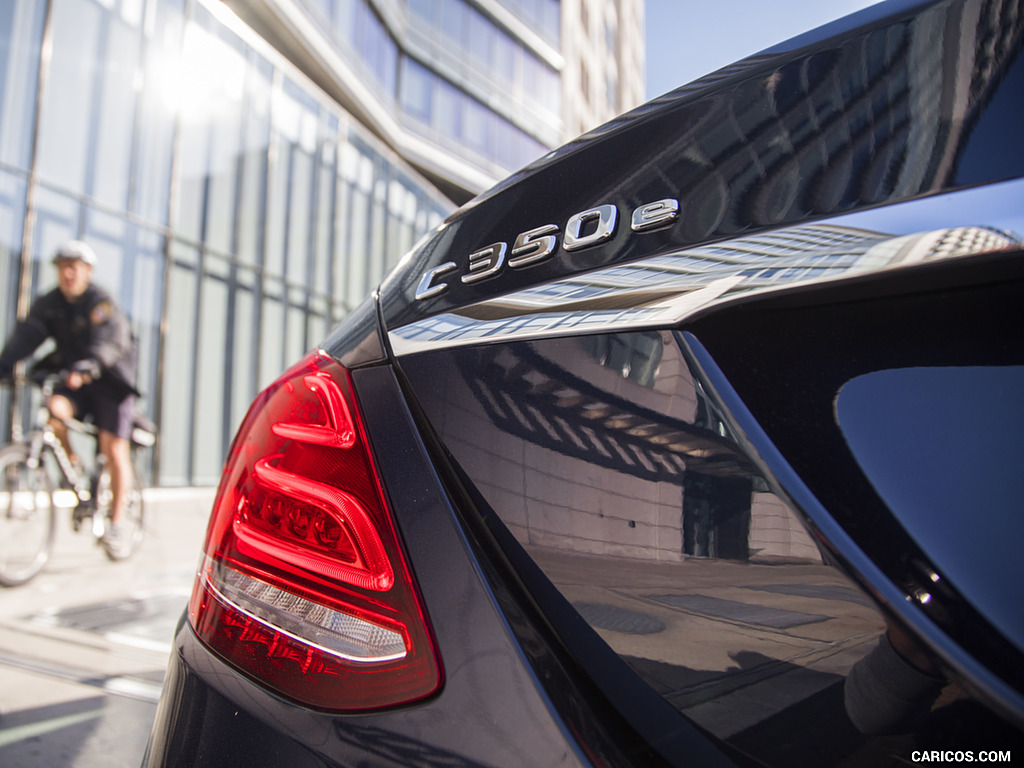 2018 Mercedes-Benz C350e Plug-in-Hybrid (US-Spec) - Tail Light