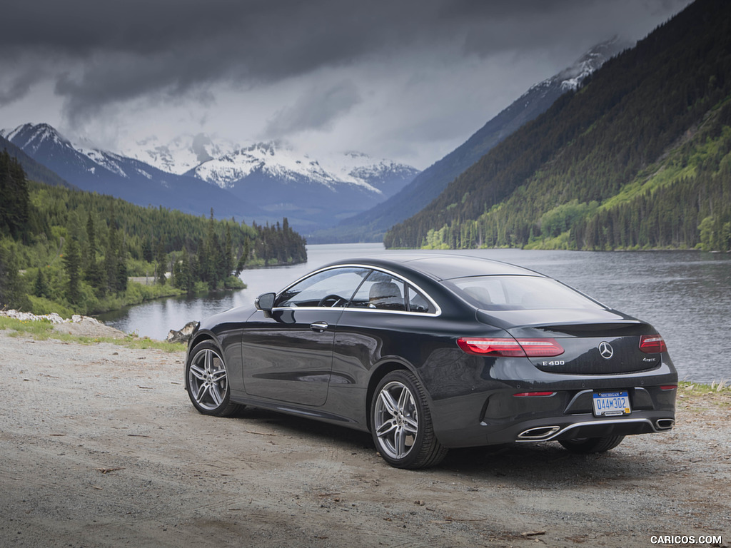 2018 Mercedes-Benz E-Class E400 4MATIC Coupe (US-Spec) - Rear Three-Quarter