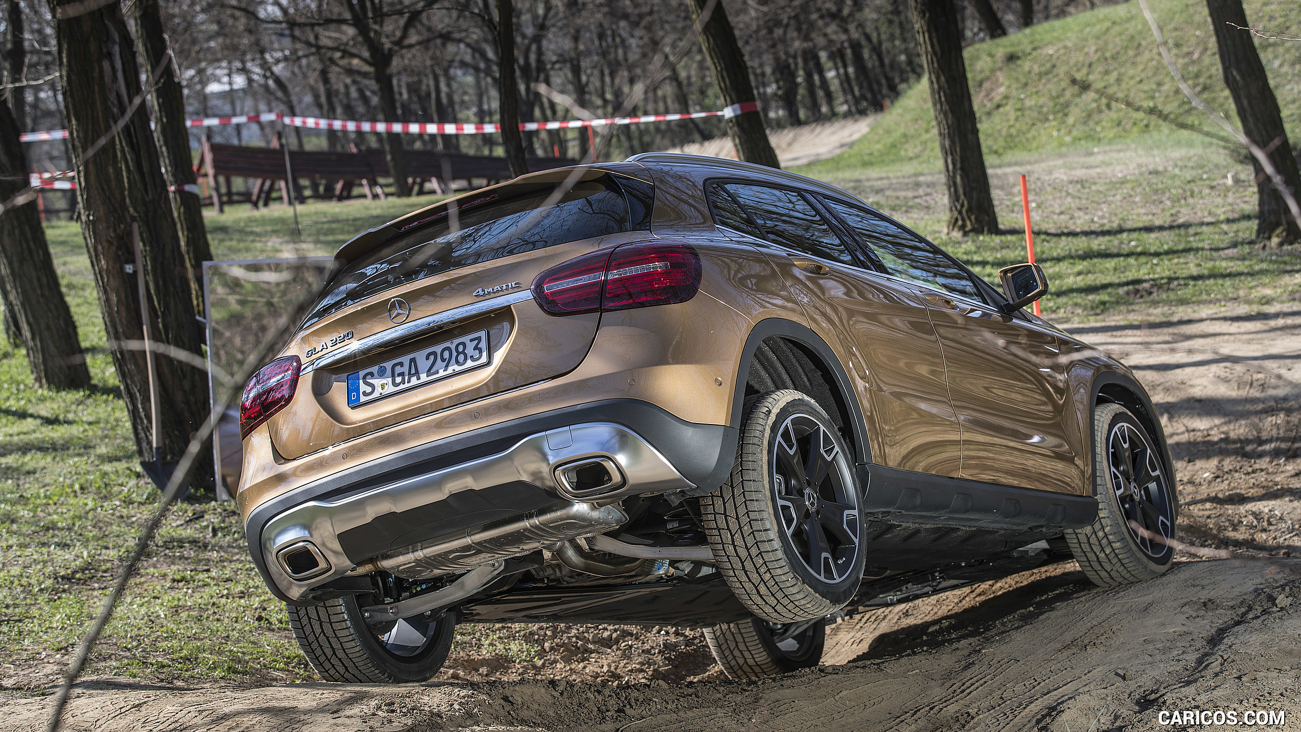 2018 Mercedes-Benz GLA 220 4MATIC (Color: Canyon Beige) - Off-Road, #48 of 89