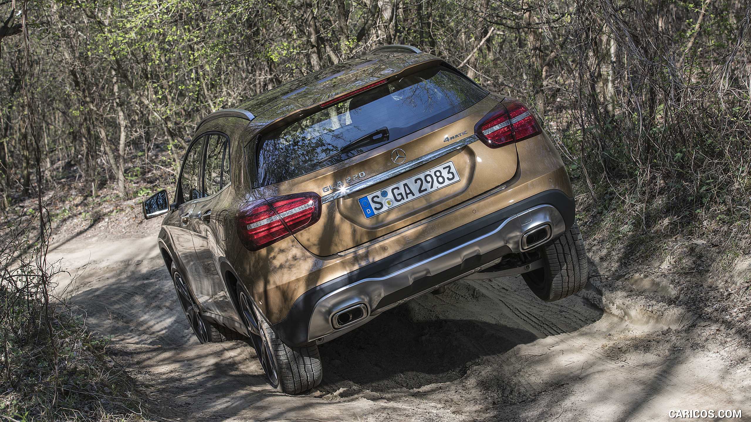 2018 Mercedes-Benz GLA 220 4MATIC (Color: Canyon Beige) - Off-Road, #56 of 89