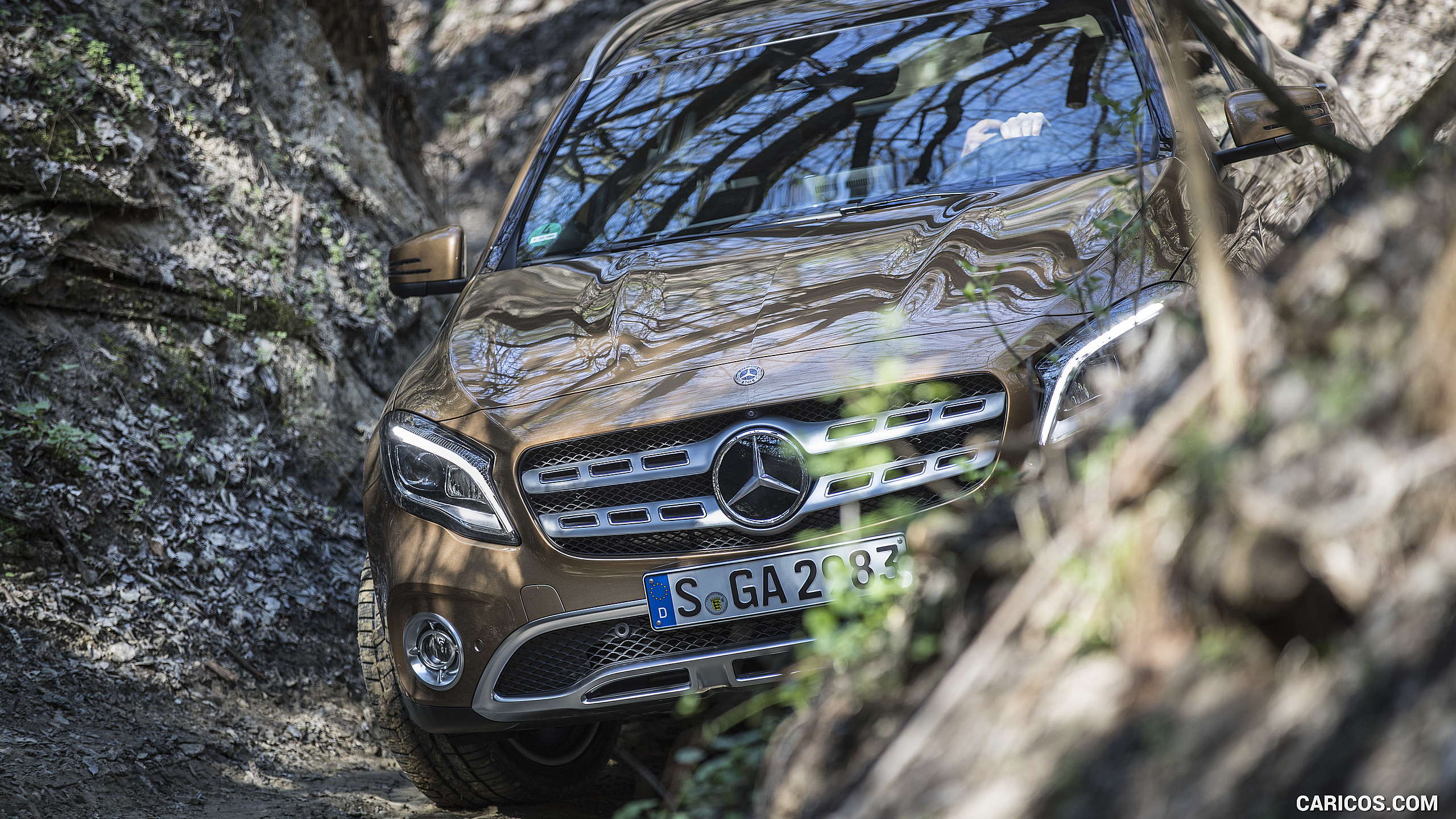 2018 Mercedes-Benz GLA 220 4MATIC (Color: Canyon Beige) - Off-Road, #60 of 89