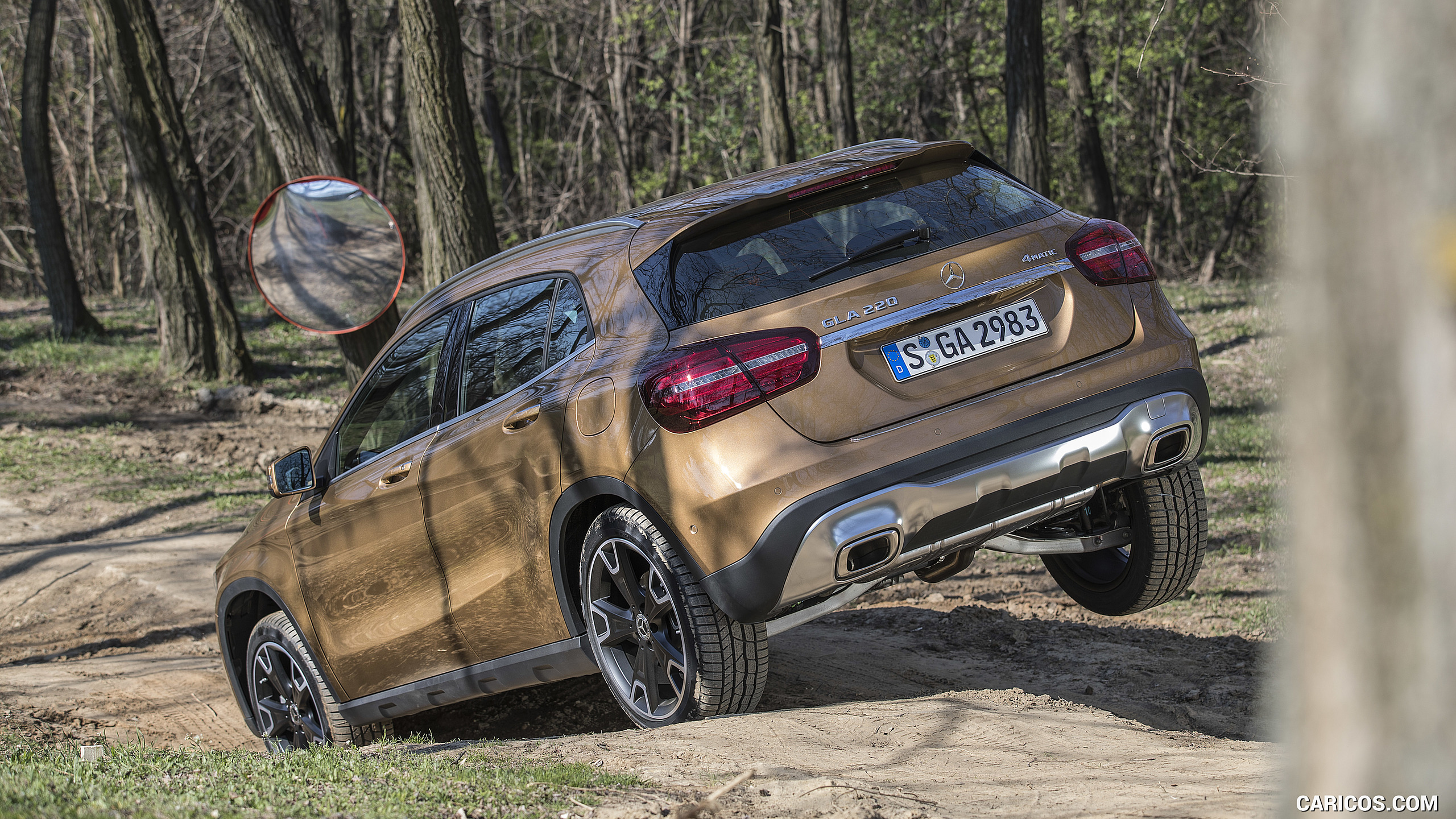 2018 Mercedes-Benz GLA 220 4MATIC (Color: Canyon Beige) - Off-Road, #71 of 89