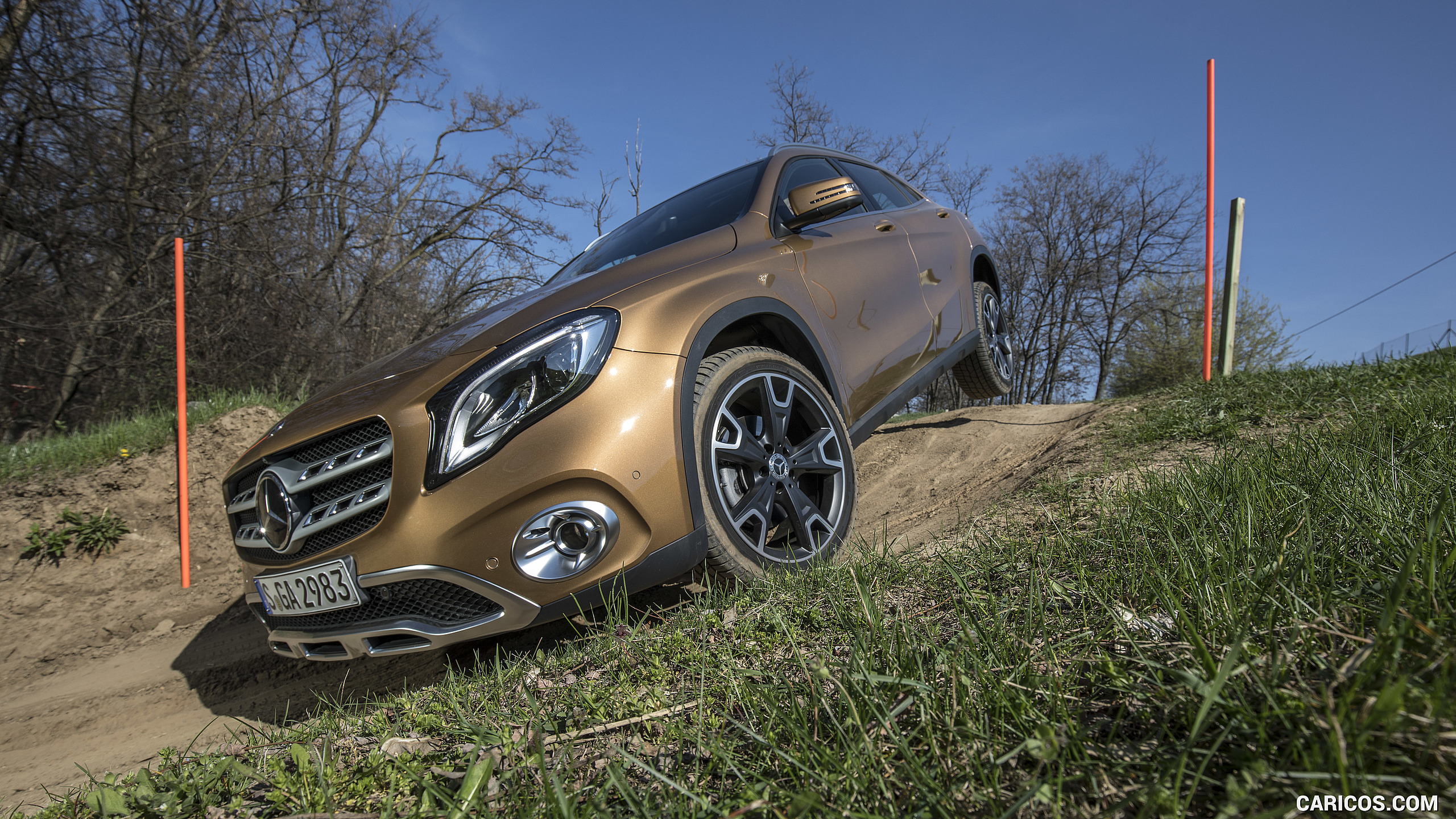 2018 Mercedes-Benz GLA 220 4MATIC (Color: Canyon Beige) - Off-Road, #76 of 89