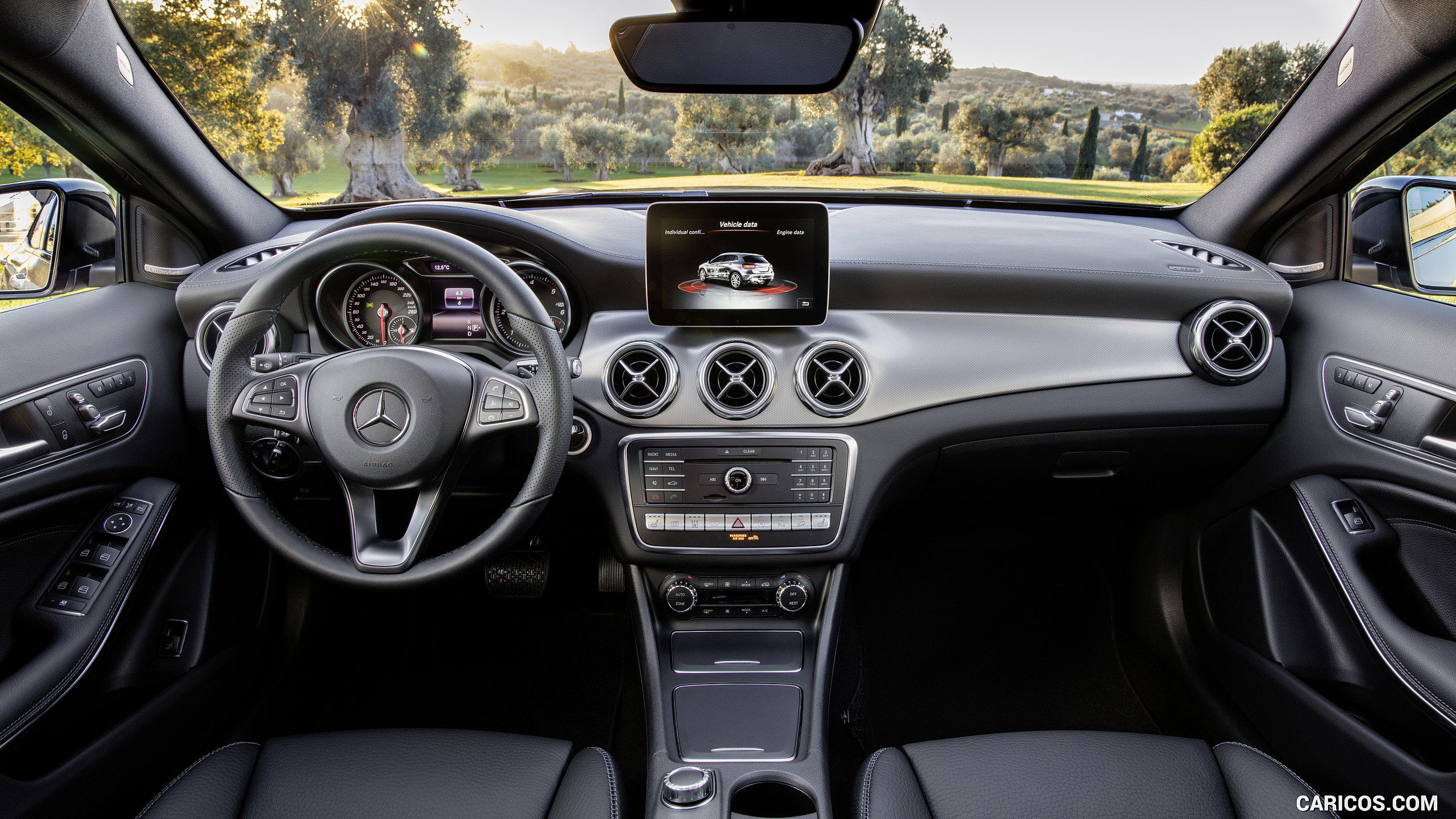 2018 Mercedes-Benz GLA 220d 4MATIC (Color: Canyon Beige) - Interior, Cockpit, #32 of 89