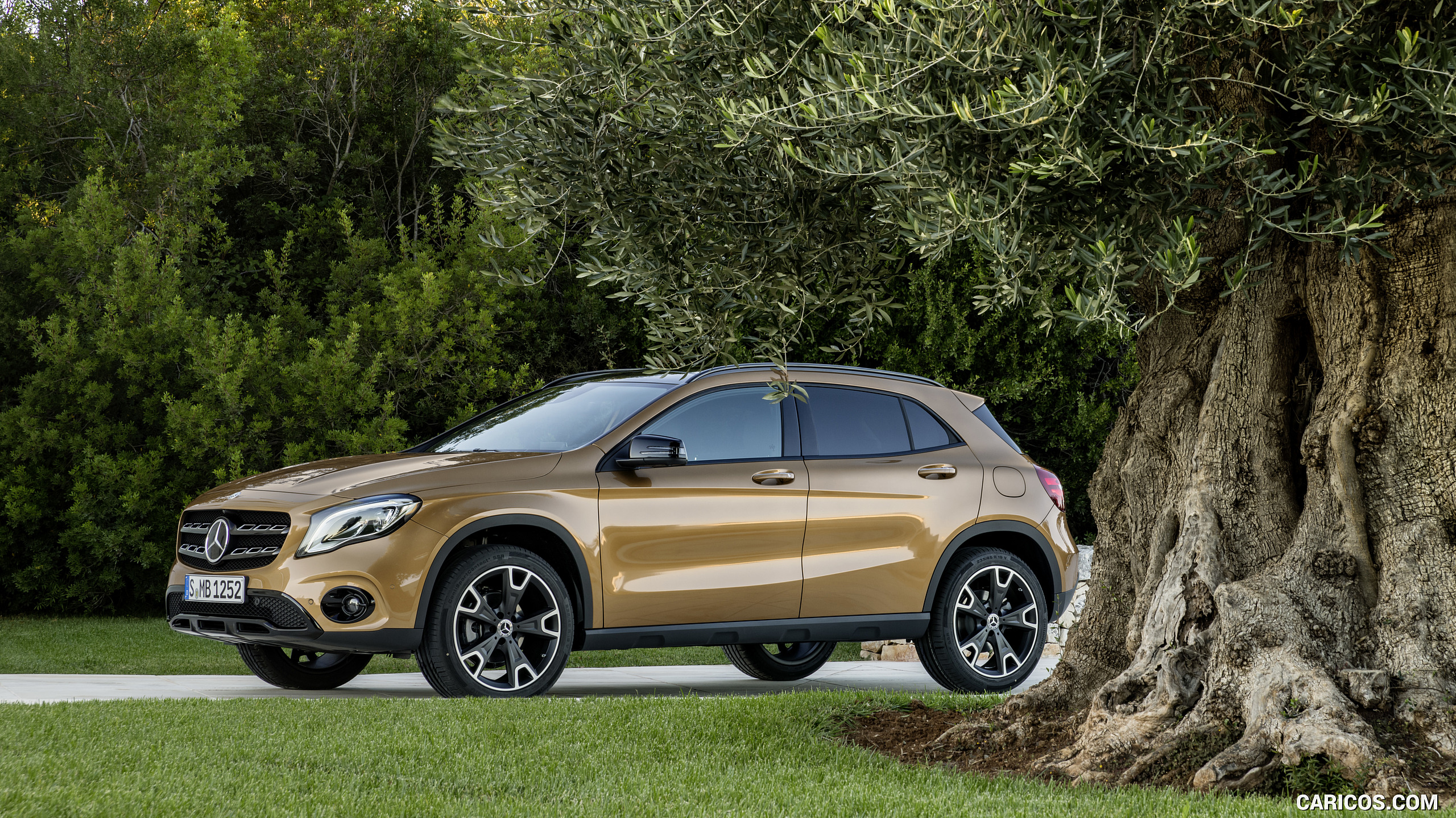2018 Mercedes-Benz GLA 220d 4MATIC (Color: Canyon Beige) - Side, #24 of 89