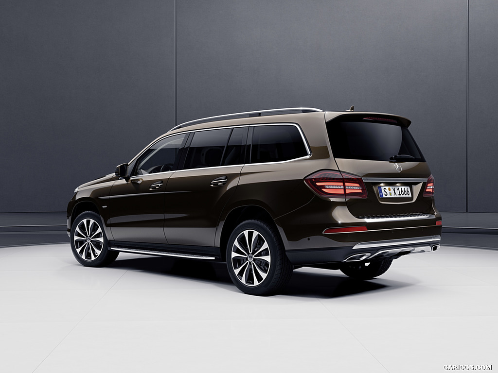 2018 Mercedes-Benz GLS 500 4MATIC Grand Edition (Color: Citrine Brown) - Rear Three-Quarter