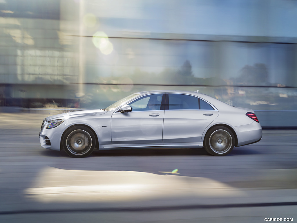 2018 Mercedes-Benz S 560 e Plug-in Hybrid (Color: Diamond Silver) - Side