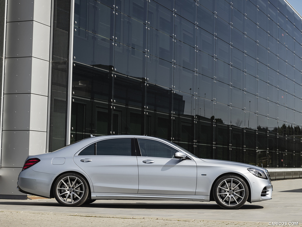 2018 Mercedes-Benz S 560 e Plug-in Hybrid (Color: Diamond Silver) - Side