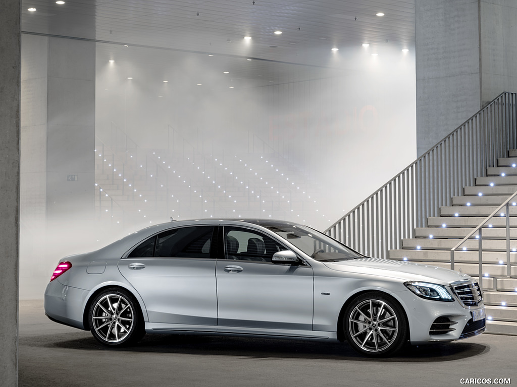 2018 Mercedes-Benz S 560 e Plug-in Hybrid (Color: Diamond Silver) - Side