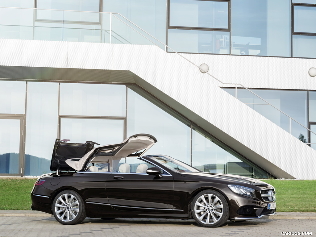 2018 Mercedes-Benz S-Class Cabriolet (Color: Designo mocha Black) - Side