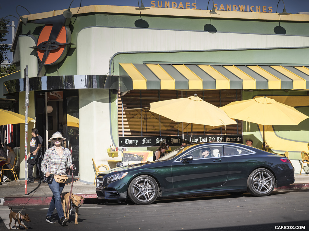 2018 Mercedes-Benz S560 S-Class Coupe (US-Spec) - Side