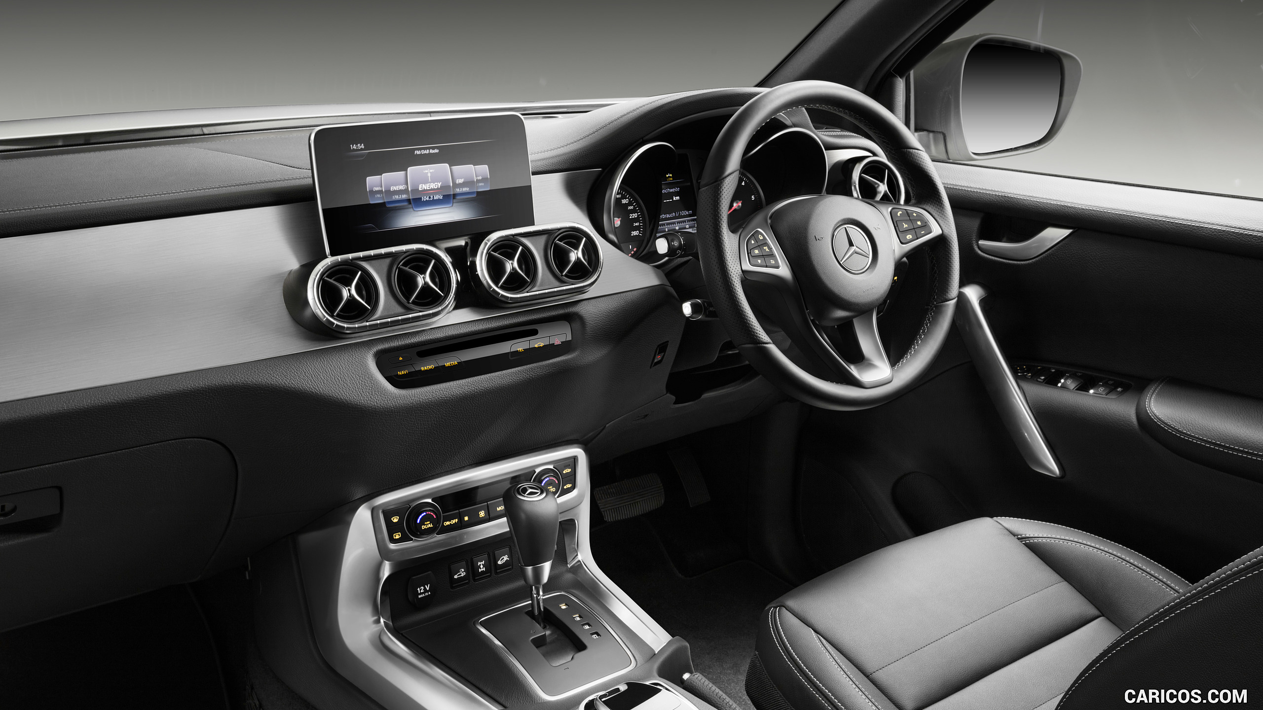 2018 Mercedes-Benz X-Class Pickup Line POWER (Color: Bering White Metallic) (Right-Hand Drive) - Interior, #48 of 99