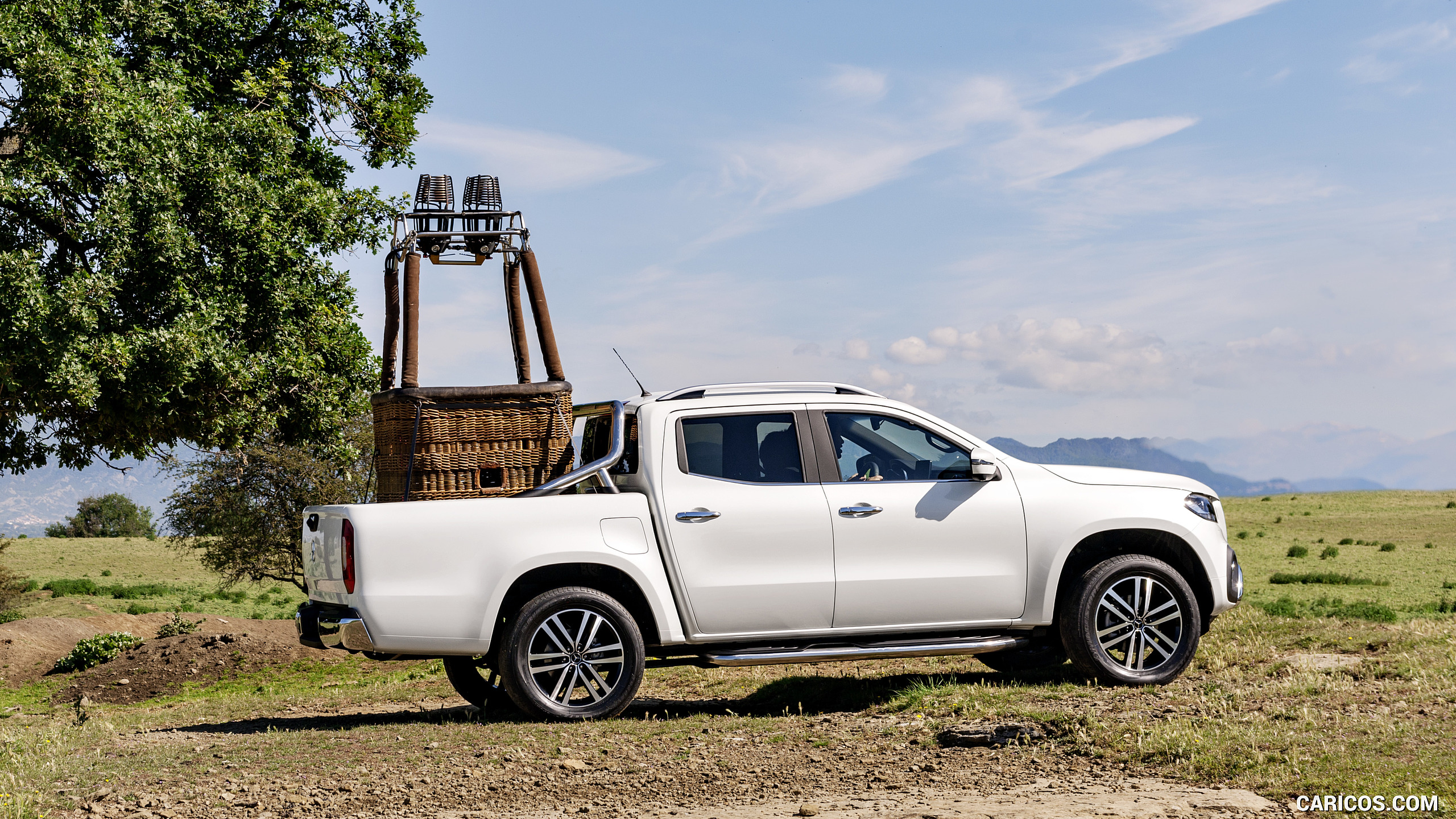 2018 Mercedes-Benz X-Class Pickup Line POWER (Color: Bering White Metallic) - Side, #20 of 99