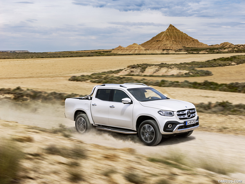 2018 Mercedes-Benz X-Class Pickup Line POWER (Color: Bering White Metallic) - Front Three-Quarter