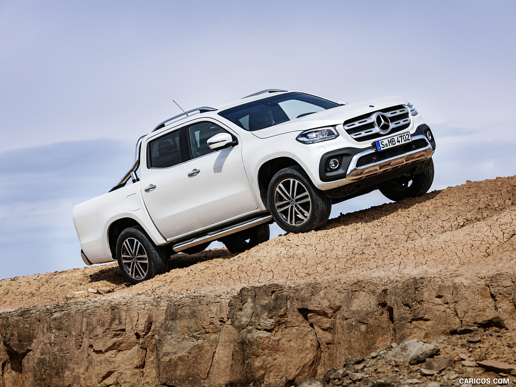 2018 Mercedes-Benz X-Class Pickup Line POWER (Color: Bering White Metallic) - Front Three-Quarter