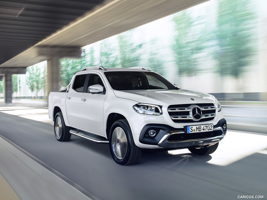 2018 Mercedes-Benz X-Class Pickup Line POWER (Color: Bering White Metallic) - Front Three-Quarter