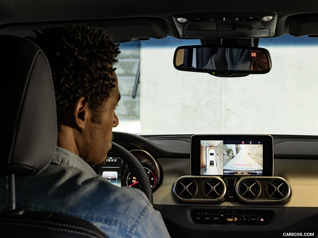 2018 Mercedes-Benz X-Class Pickup Line POWER (Color: Bering White Metallic) - Interior