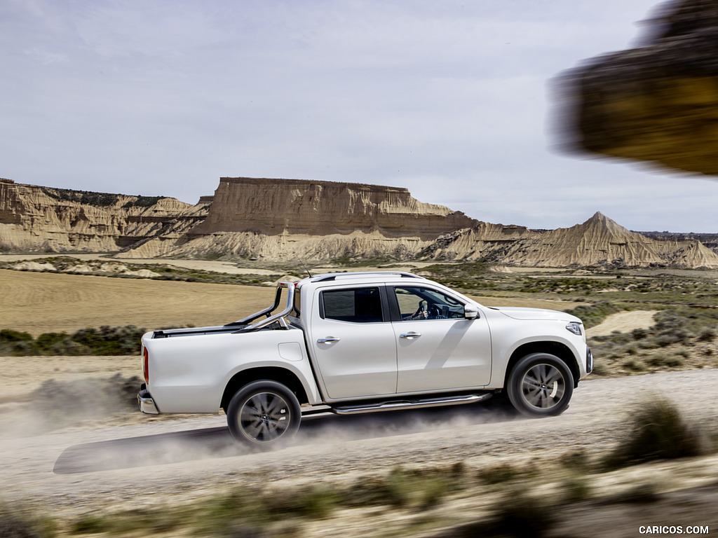 2018 Mercedes-Benz X-Class Pickup Line POWER (Color: Bering White Metallic) - Off-Road