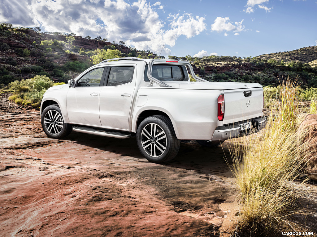 2018 Mercedes-Benz X-Class Pickup Line POWER (Color: Bering White Metallic) - Rear Three-Quarter