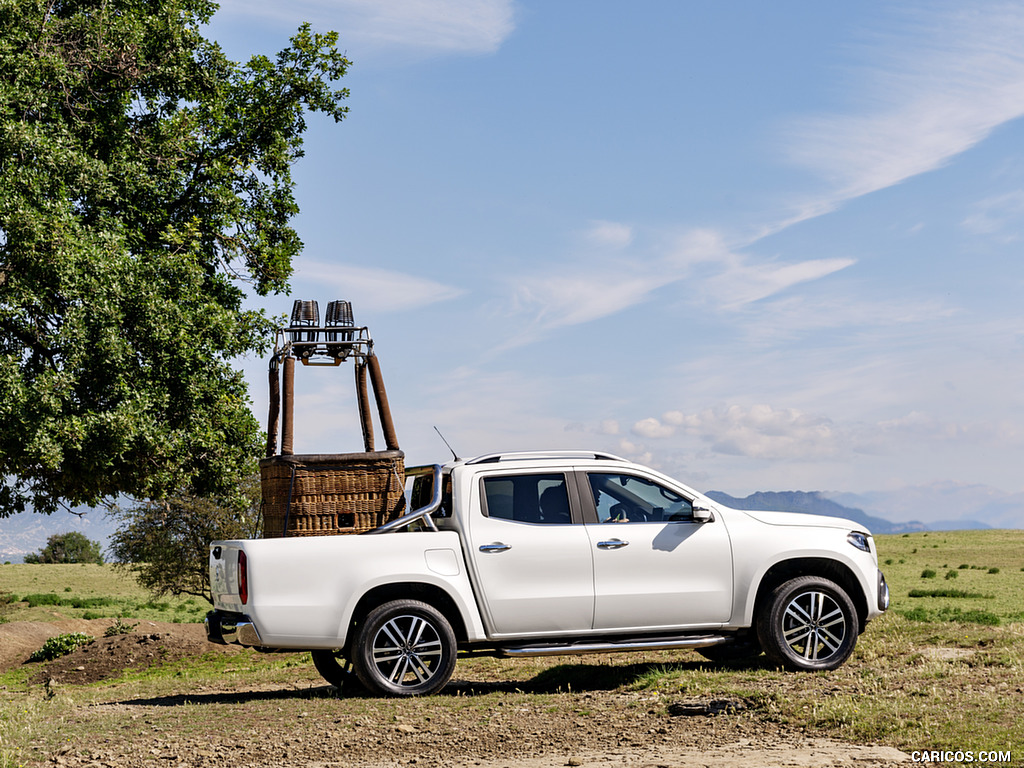 2018 Mercedes-Benz X-Class Pickup Line POWER (Color: Bering White Metallic) - Side