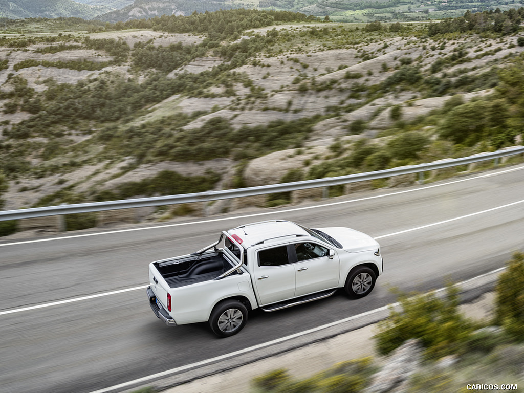 2018 Mercedes-Benz X-Class Pickup Line POWER (Color: Bering White Metallic) - Side