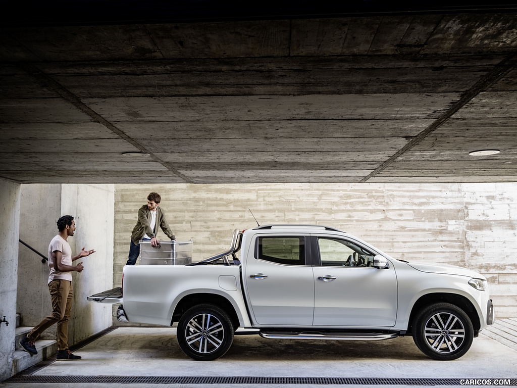 2018 Mercedes-Benz X-Class Pickup Line POWER (Color: Bering White Metallic) - Side