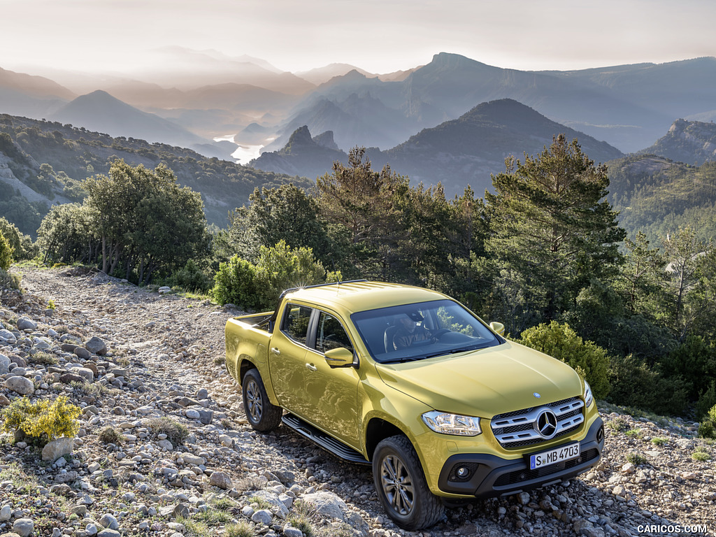 2018 Mercedes-Benz X-Class Pickup Line PROGRESSIVE (Color: Limonite Yellow Metallic) - Front Three-Quarter