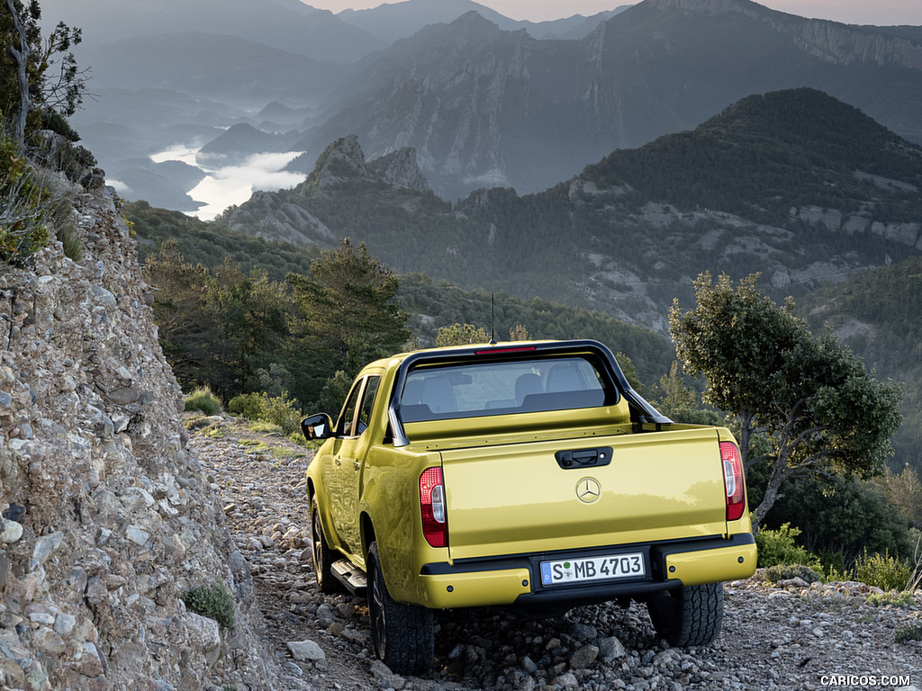 2018 Mercedes-Benz X-Class Pickup Line PROGRESSIVE (Color: Limonite Yellow Metallic) - Rear